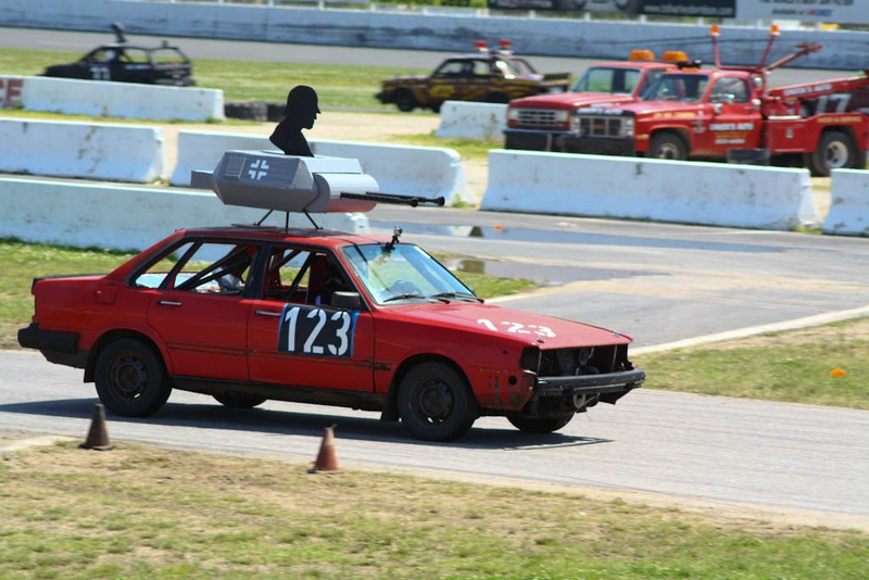 Illustration for article titled The 24 Hours Of LeMons New England 2009 Über Gallery, Part 1